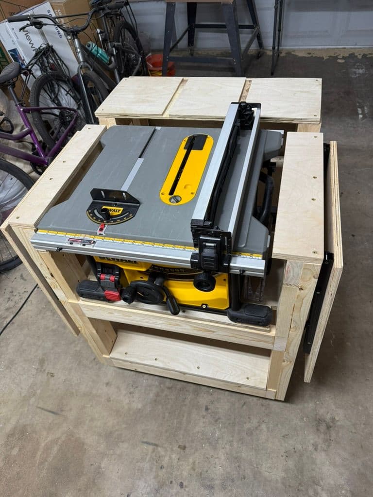 Expandable Outfeed Table